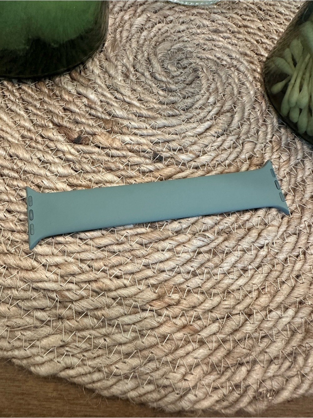 New! Apple Watch Solo Loop Green Gray Silicone Band Size 4 - Picture 3 of 4
